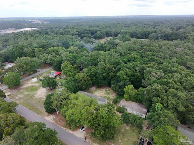 4478 Oak Forest Dr, Milton FL 32583 photo 3