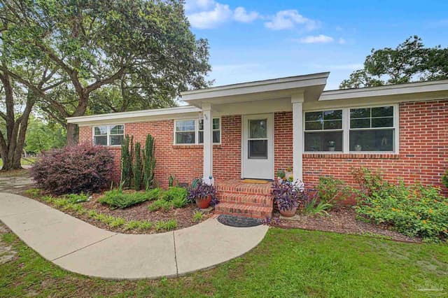 1850 Garcon Point Rd, Milton FL 32583 photo 3