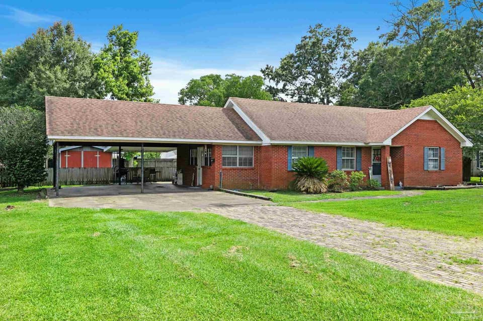 910 E Horner St, Atmore AL 36502 photo 1