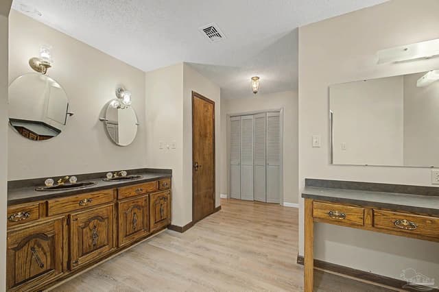 5580 Woodridge Dr, Milton FL 32570 photo 13