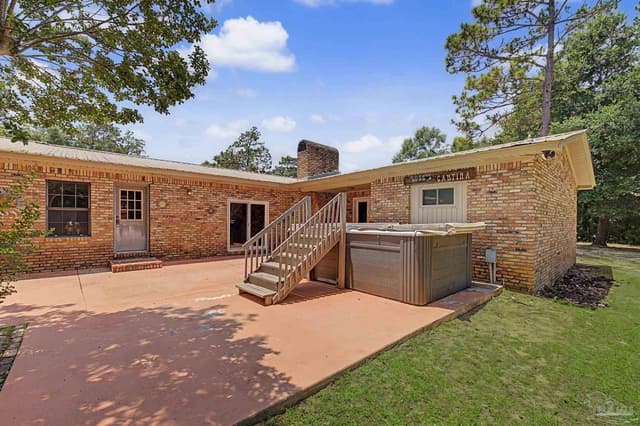 5580 Woodridge Dr, Milton FL 32570 photo 4
