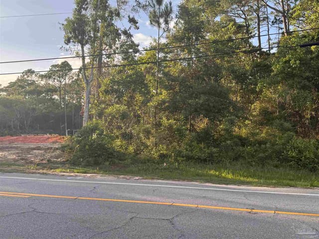 4766 Soundside Dr, Gulf Breeze FL 32563 photo 2
