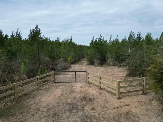 1000 BLK Hwy 97 property photo