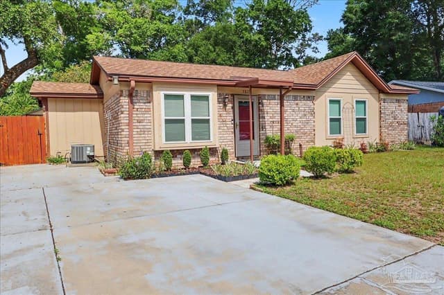 7815 Oak Forest Pl, Pensacola FL 32514 photo 2