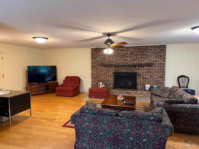 154 Perry Ln, Atmore AL 36502 photo 9