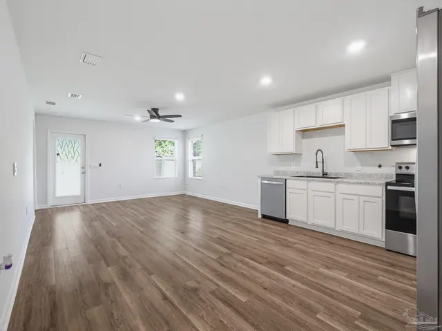 8511 Doris Ave property photo
