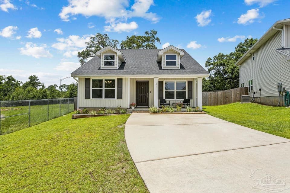 376 Hilburn Ln, Pensacola FL 32504 photo 1