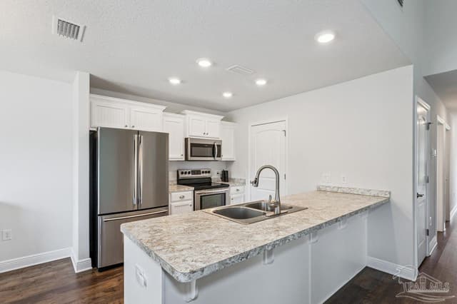 376 Hilburn Ln, Pensacola FL 32504 photo 8