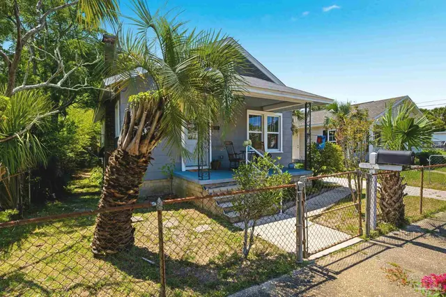 17 F St property photo