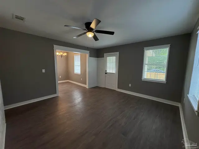 1212 E St property photo