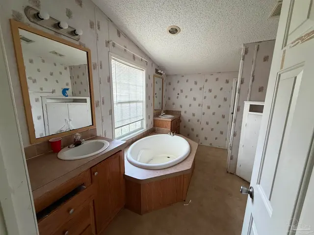 5570 Bantola Dr property photo