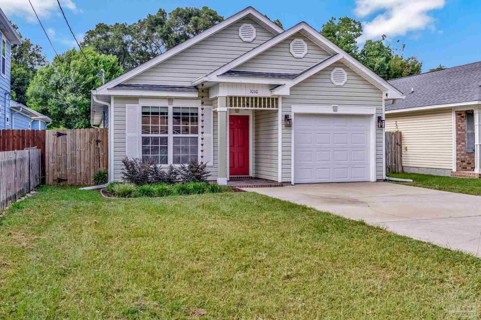 1010 E Scott St, Pensacola FL 32503 photo 1