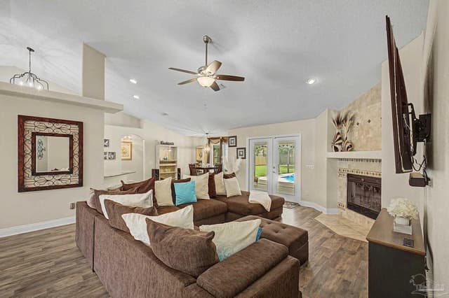 9088 Iron Gate Blvd, Milton FL 32570 photo 16