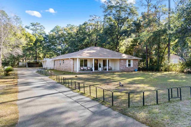 5276 Springdale Dr, Milton FL 32570 photo 3