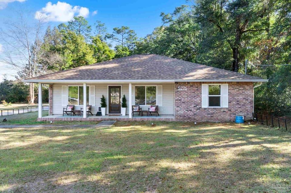 5276 Springdale Dr, Milton FL 32570 photo 1