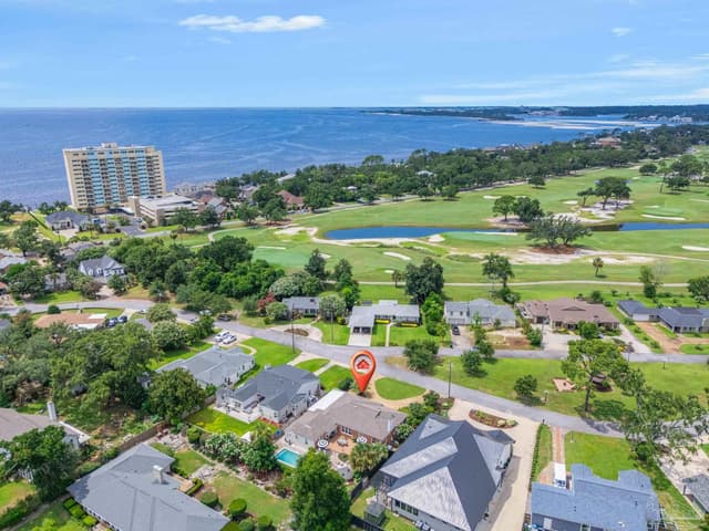 914 Fairway Dr, Pensacola FL 32507 photo 2