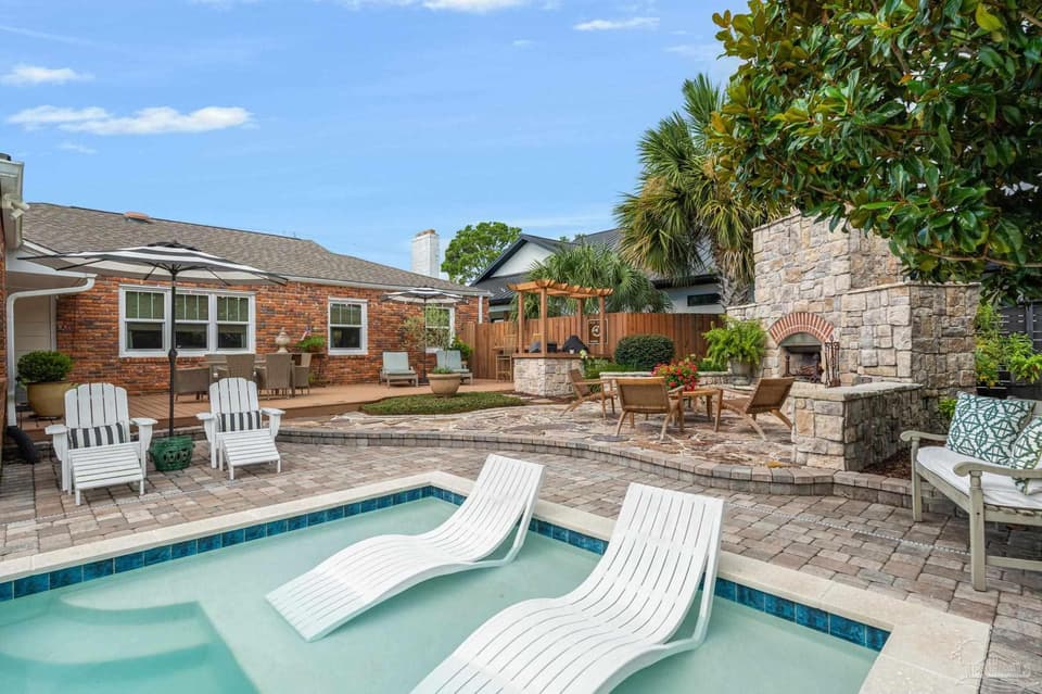 914 Fairway Dr, Pensacola FL 32507 photo 1