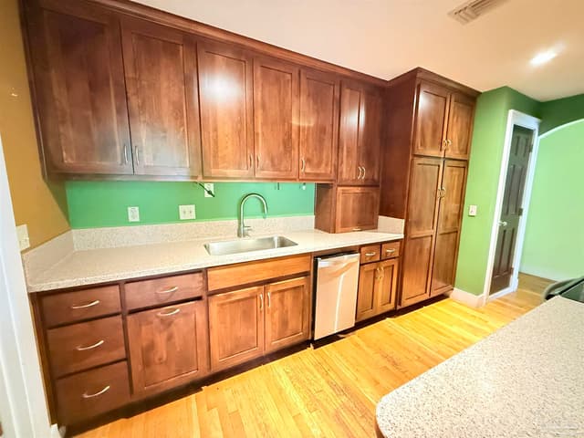 732 Woodmere Dr, Pensacola FL 32503 photo 4