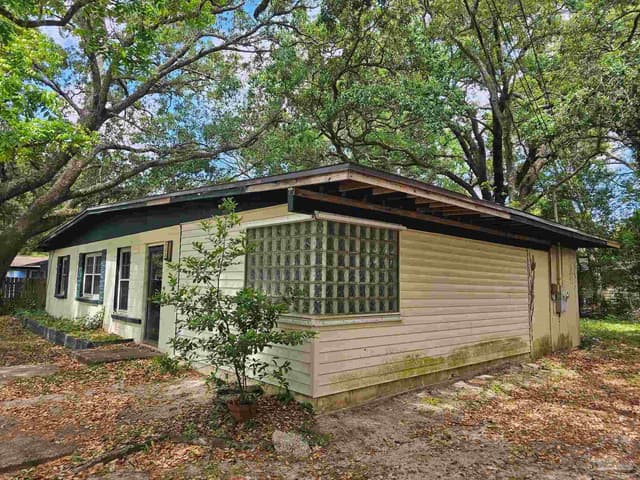 708 Vendee Ln, Pensacola FL 32505 photo 3