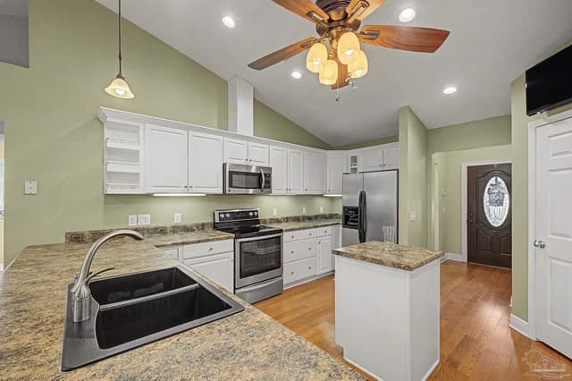 1593 Hunters Creek Cir, Cantonment FL 32533 photo 9