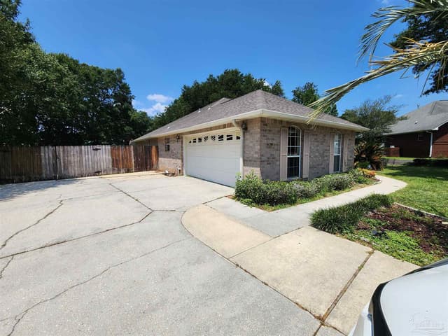 4219 Spindlewick Dr, Pace FL 32571 photo 3