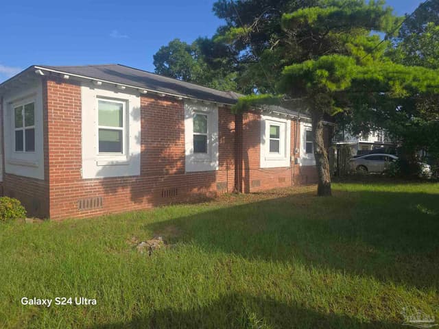 600 W Hernandez St, Pensacola FL 32501 photo 2