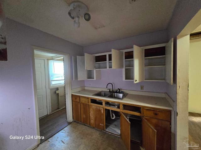 600 W Hernandez St, Pensacola FL 32501 photo 7