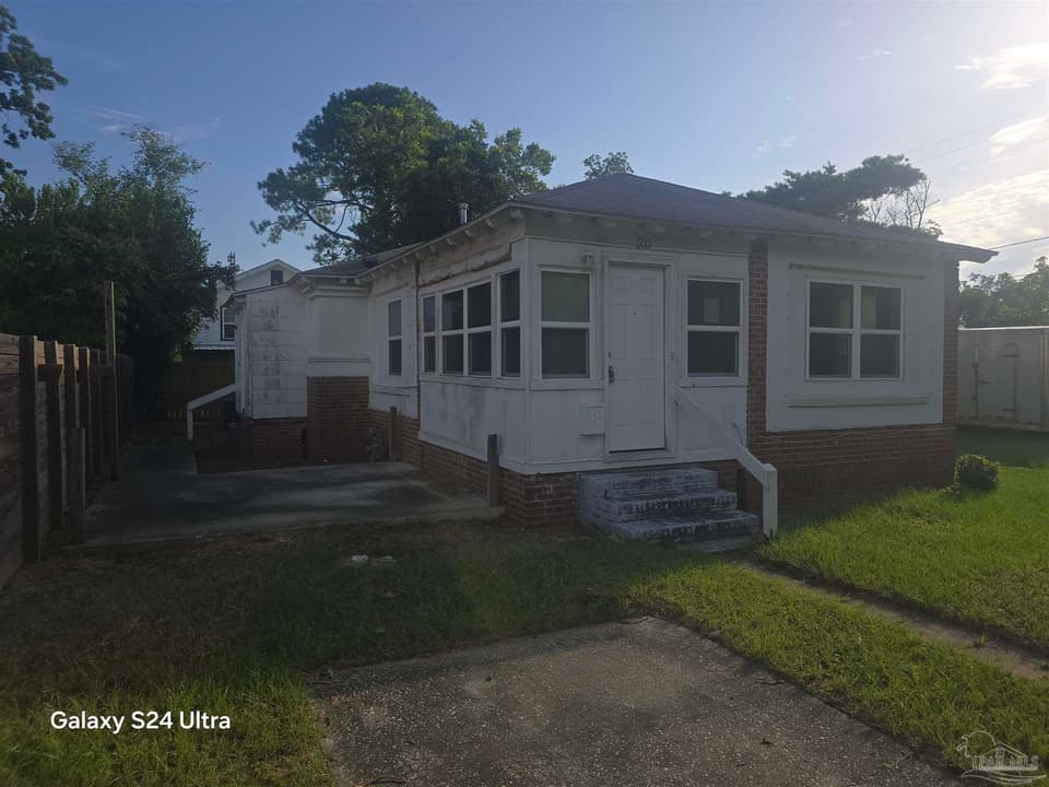 600 W Hernandez St, Pensacola FL 32501 photo 1