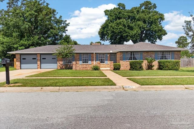 8235 Fordham Dr, Pensacola FL 32514 photo 2