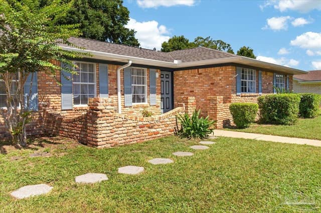 8235 Fordham Dr, Pensacola FL 32514 photo 3