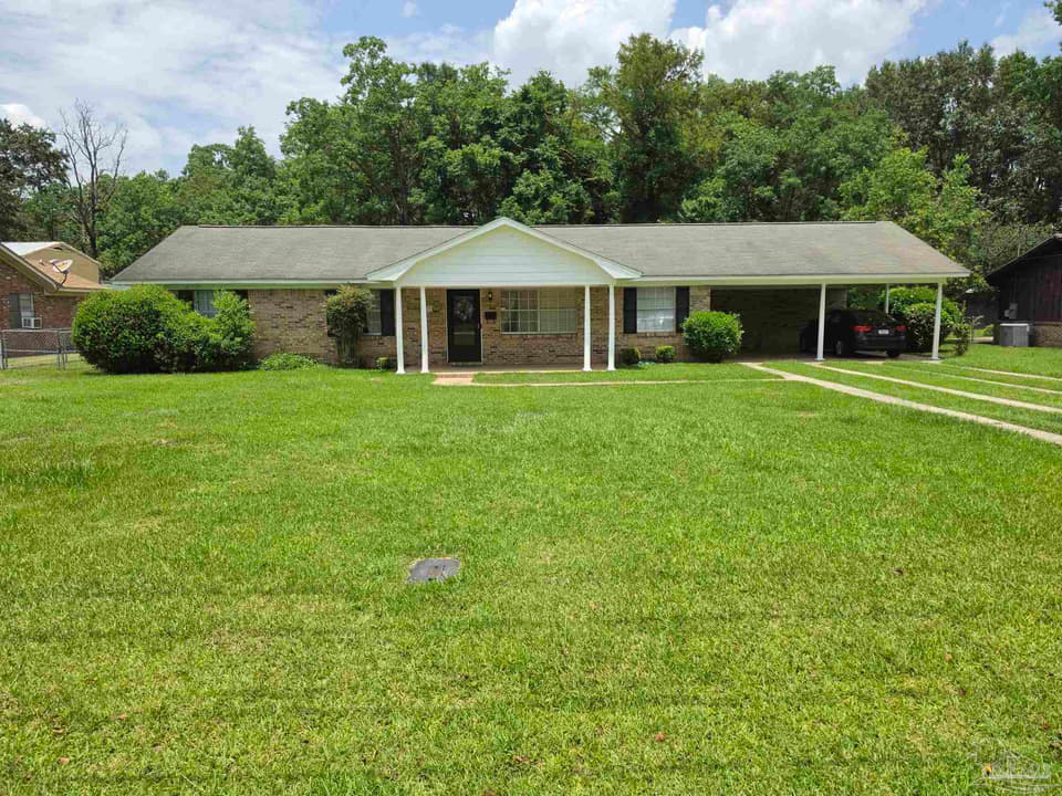 223 Mcrae St, Atmore AL 36502 photo 1