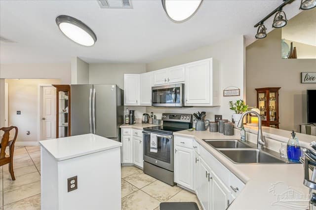 4848 La Casa Cir, Pace FL 32571 photo 5