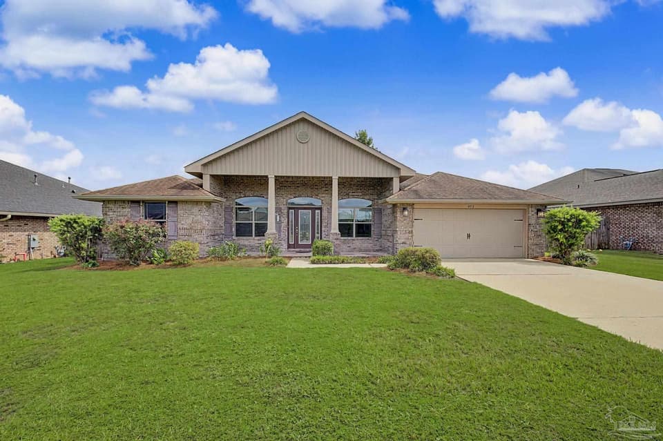 4833 Perspective Dr, Milton FL 32570 photo 1