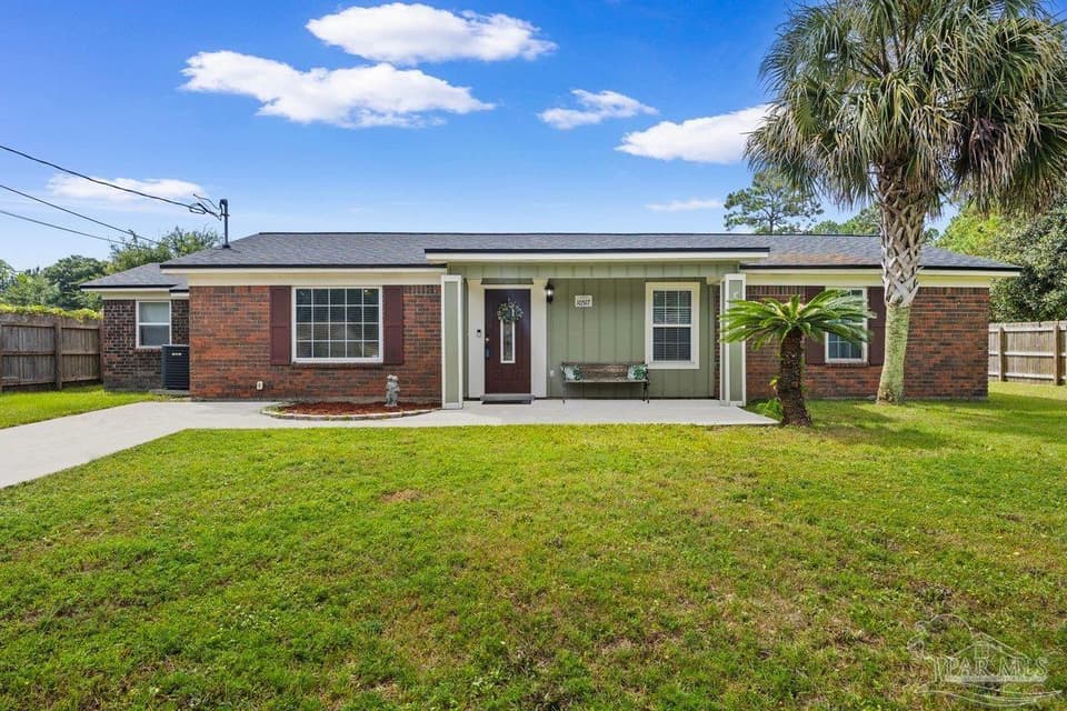 10517 Heatherwood Dr, Pensacola FL 32506 photo 1