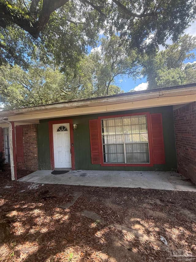 5701 Scotland Rd, Pensacola FL 32526 photo 2