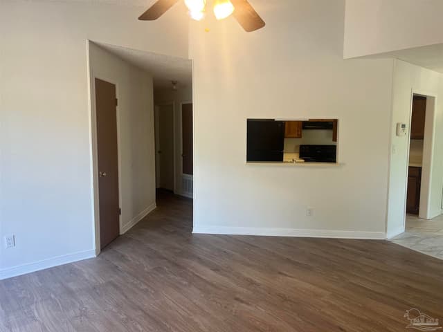 7225 W Fairfield Dr # 7, Pensacola FL 32506 photo 2