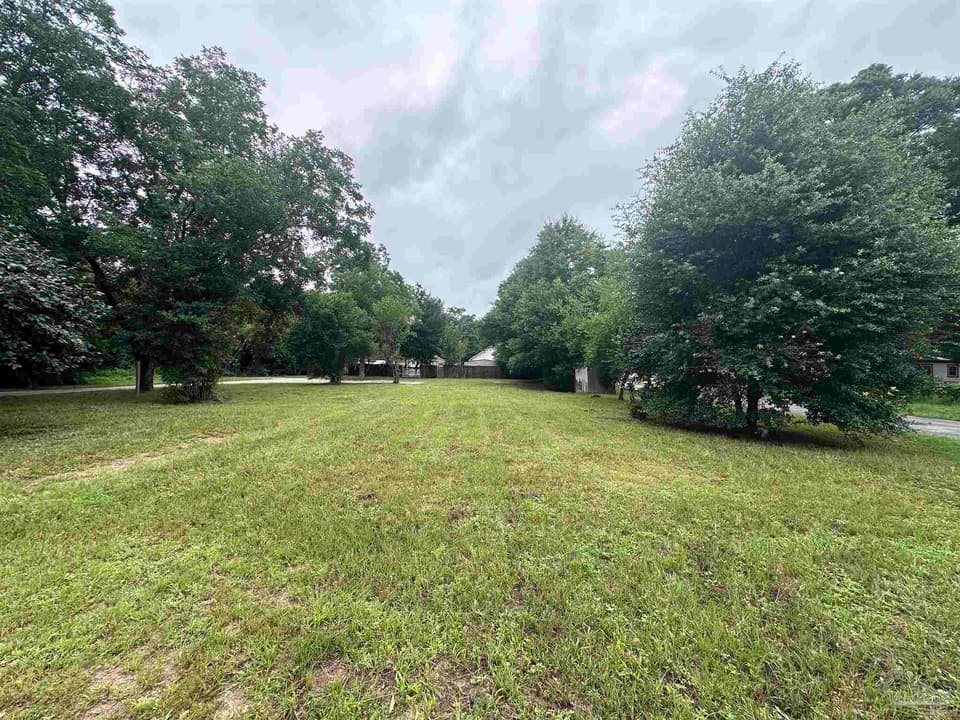 202 Yoakum Ct, Pensacola FL 32505 photo 1