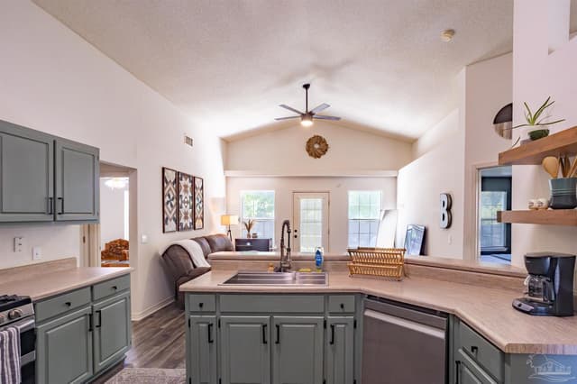 7996 Cayenne Way, Pensacola FL 32526 photo 9