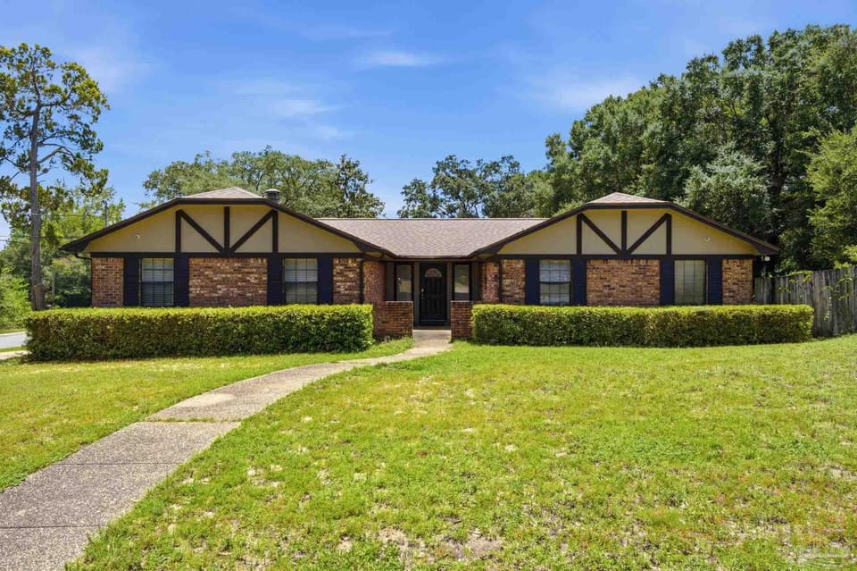 6230 Starhill Dr, Milton FL 32570 photo 1