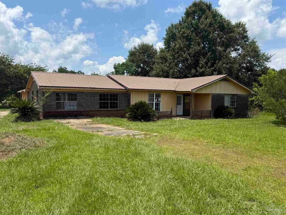 442 Robinson St, Atmore AL 36502 photo 1