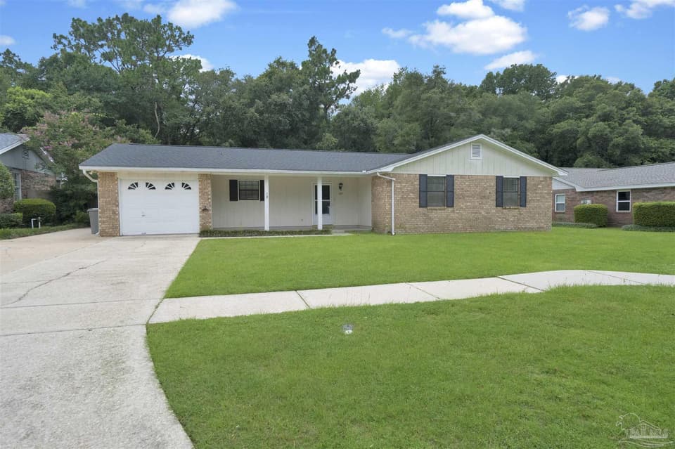 587 Bobwhite Dr, Pensacola FL 32514 photo 1