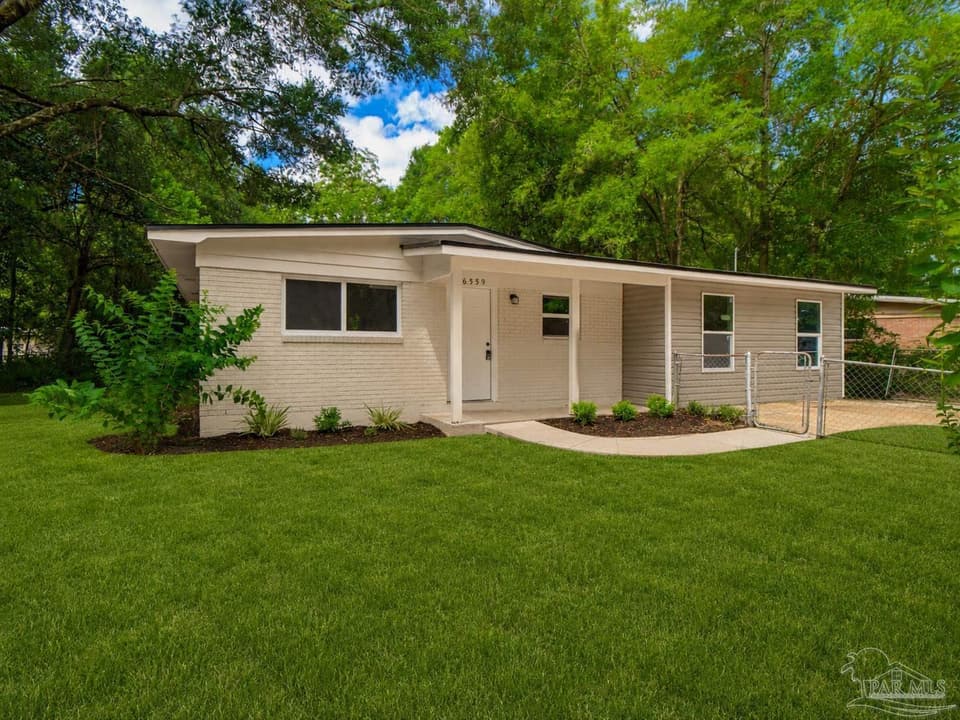 6559 Julia Dr, Milton FL 32570 photo 1