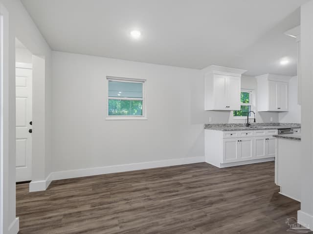6426 Julia Dr, Milton FL 32570 photo 5