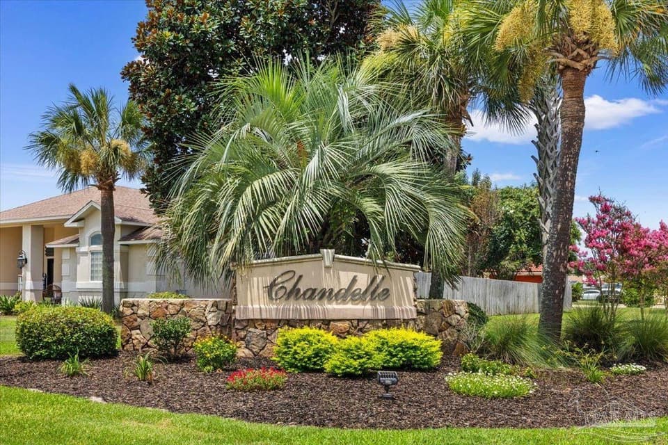 1125 Naples Dr, Pensacola FL 32507 photo 1