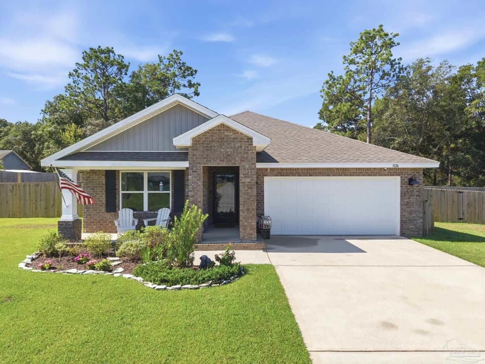 5126 Gaineswood Dr, Milton FL 32583 photo 1