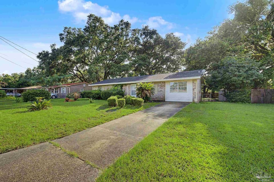 7231 Chapel St, Pensacola FL 32504 photo 1