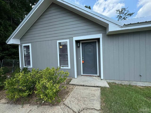 7823 Coronet Ln, Pensacola FL 32514 photo 4