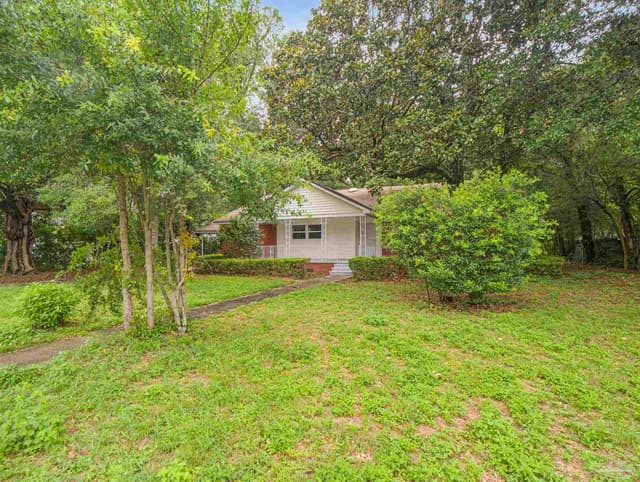 2014 University St, Pensacola FL 32504 photo 2