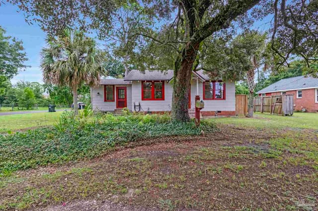 300 S 2nd St, Pensacola FL 32507 photo 2