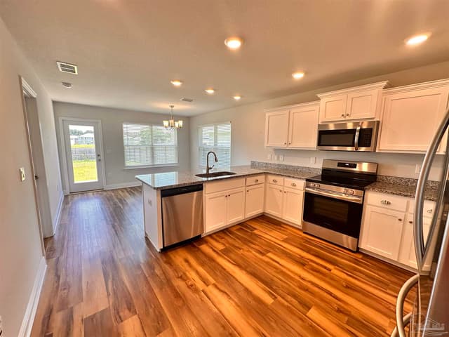 7034 Sonny Dr, Pensacola FL 32504 photo 4